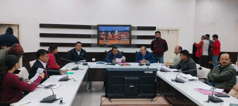 “अतिक्रमण पर जीरो टॉलरेंस, योजनाओं में फुल थ्रॉटल एक्शन: डीएम मयूर दीक्षित का अफसरों को सख्त अल्टीमेटम — हरिद्वार को स्वच्छ-सुंदर और सुरक्षित बनाने का ऐलान”