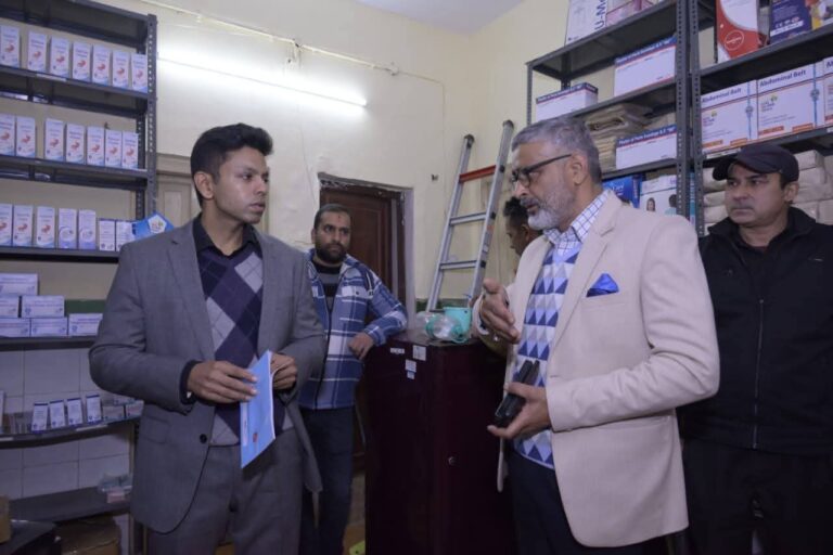 “औचक निरीक्षण में सख्त डीएम अंशुल सिंह: जिला अस्पताल की हर सेवा पर पैनी नजर, जन औषधि केंद्र से लेकर लैब-एक्सरे तक व्यवस्थाओं की गहन पड़ताल”