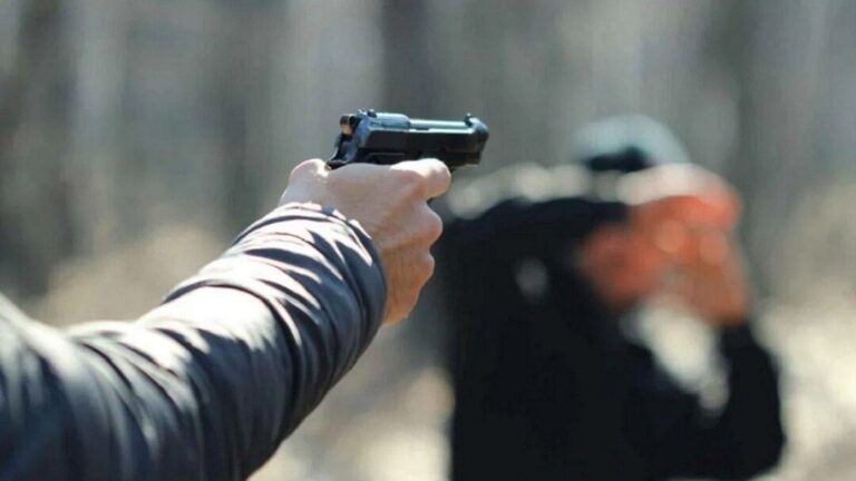 “कनखल में दिनदहाड़े गोलियों की गूंज से कांपा इलाका: जिला पंचायत उपाध्यक्ष के भाई पर ताबड़तोड़ फायरिंग, साथी पर भी जानलेवा हमला—दो गंभीर, बदमाश फरार”