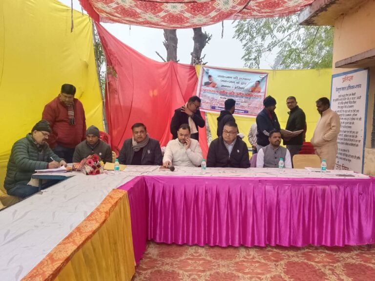 “जन-जन के द्वार पहुँची सरकार: नारसन के बहुउद्देशीय महाशिविर में 188 प्रमाण पत्र जारी, 572 लाभार्थी योजनाओं से जुड़े, 1500 से अधिक ग्रामीण हुए शामिल”