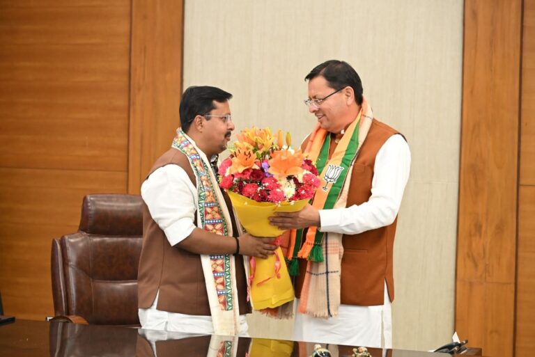 “दिल्ली में सियासी सौजन्य की खास मुलाकात: मुख्यमंत्री पुष्कर सिंह धामी ने BJP के नव निर्वाचित राष्ट्रीय अध्यक्ष नितिन नबीन को दी बधाई, संगठन को नई ऊंचाइयों की उम्मीद”