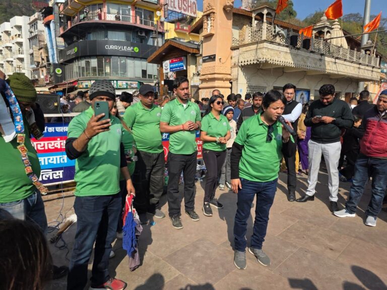 “गणतंत्र दिवस के पावन अवसर पर हर की पौड़ी से उठा स्वच्छता का महाअभियान, नुक्कड़ नाटक के माध्यम से नगर निगम ने जन-जन को जोड़ा स्वच्छ सर्वेक्षण 2026 से”