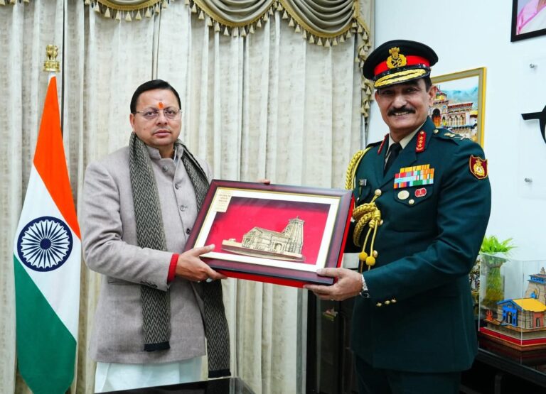 “राज्य–सुरक्षा और विकास पर मंथन: मुख्यमंत्री धामी से गढ़वाल राइफल्स के कर्नल ऑफ द रेजिमेंट ले. जनरल डी.एस. राणा की अहम मुलाकात”