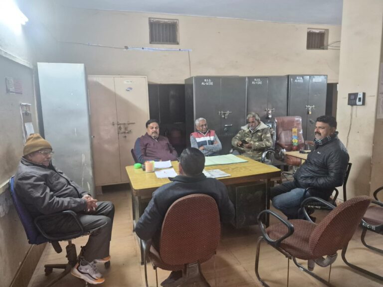 “न्याय की जीत: उच्च न्यायालय के आदेश से राष्ट्रीय इंटर कॉलेज रोहल्की किशनपुर में जयंत कुमार चौहान की दमदार वापसी, फिर संभाला प्रबंधक पद का कार्यभार”