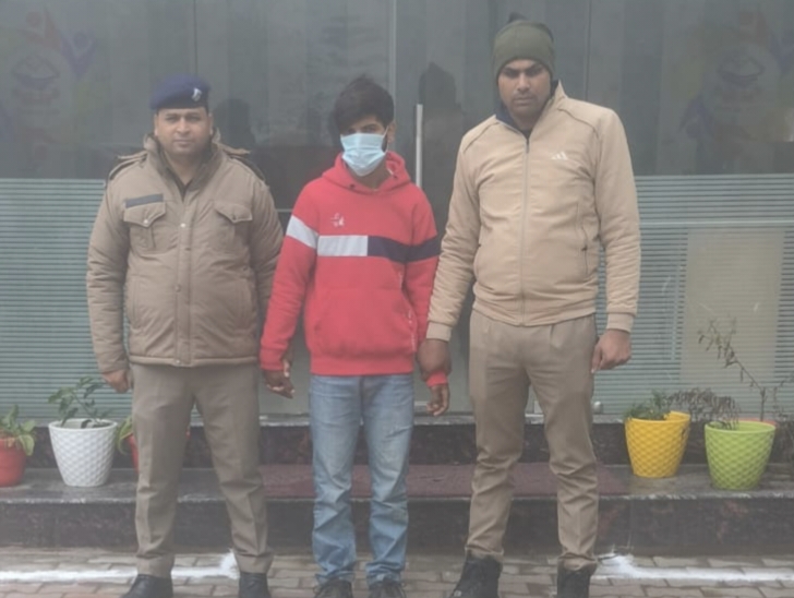 “फावड़ा और लाठी-डंडों से जानलेवा हमला पड़ा भारी, झबरेड़ा पुलिस की सख्ती से वांछित आरोपी हुसैन गिरफ्तार, कानून के शिकंजे में अपराध”