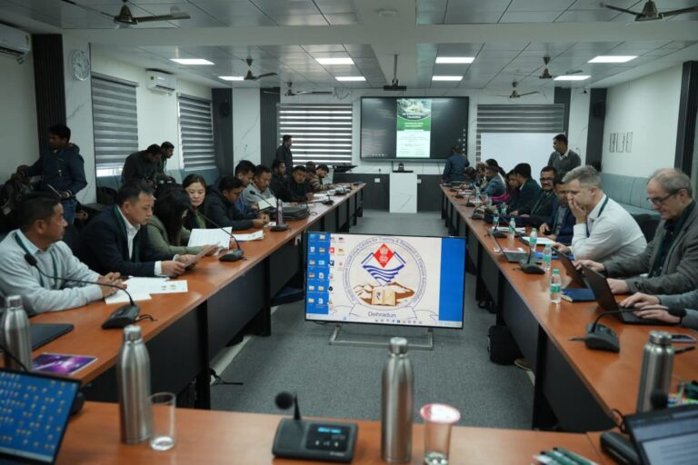 “हिमालय की ढलानों पर मंथन, आपदा से सुरक्षित विकास का महासंकल्प देहरादून में देश-विदेश के वैज्ञानिक एक मंच पर, भूस्खलन न्यूनीकरण की वैश्विक रणनीति पर पांच दिवसीय अंतरराष्ट्रीय कार्यशाला का भव्य शुभारंभ”