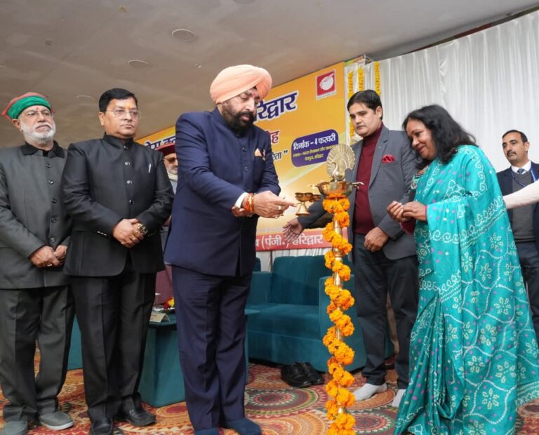 ” 200 साल की हिन्दी पत्रकारिता का गौरवगान: हरिद्वार से राज्यपाल का आह्वान—लेखनी बने नवभारत निर्माण का शंखनाद, सकारात्मक पत्रकारिता से पहुँचे राष्ट्रनिर्माण का संदेश करोड़ों तक”