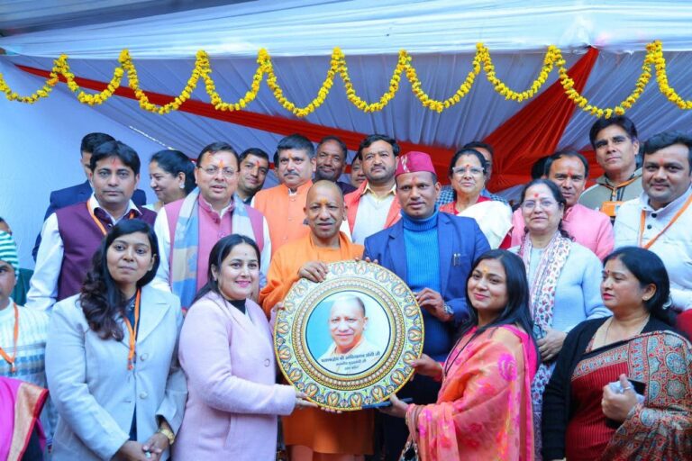 “संस्कारयुक्त शिक्षा से राष्ट्र निर्माण का संदेश, यमकेश्वर से योगी-धामी की हुंकार नवनिर्मित इंटर कॉलेज भवन का लोकार्पण, बोले योगी— भौतिक विकास साधन मात्र, शिक्षा से रुकेगा पलायन”