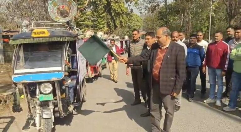 “हरिद्वार को स्वच्छ-सुंदर बनाने का महाअभियान: 7 फरवरी को जिले भर में गूंजेगा ‘स्वच्छता का संकल्प’, CDO ललित नारायण मिश्रा ने 50 प्रचार वाहनों को दिखाई हरी झंडी”