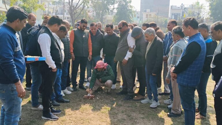 “हरित विकास की ओर शिवालिक नगर की मजबूत छलांग: अध्यक्ष राजीव शर्मा ने क्यू–84 पार्क सौंदर्यीकरण का किया भव्य शुभारंभ, स्वच्छ-सुंदर नगर का लिया संकल्प”
