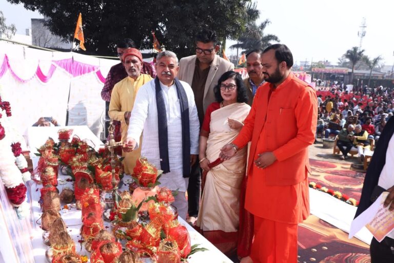 “संघ के 100 वर्ष पूर्ण होने पर बहादराबाद बना हिंदू एकता का महाकुंभ: विराट सम्मेलन, संतों के ओजस्वी उद्बोधन, भव्य शिव आरती और कलश यात्रा से गूंजा ‘हर-हर महादेव’ का जयघोष”