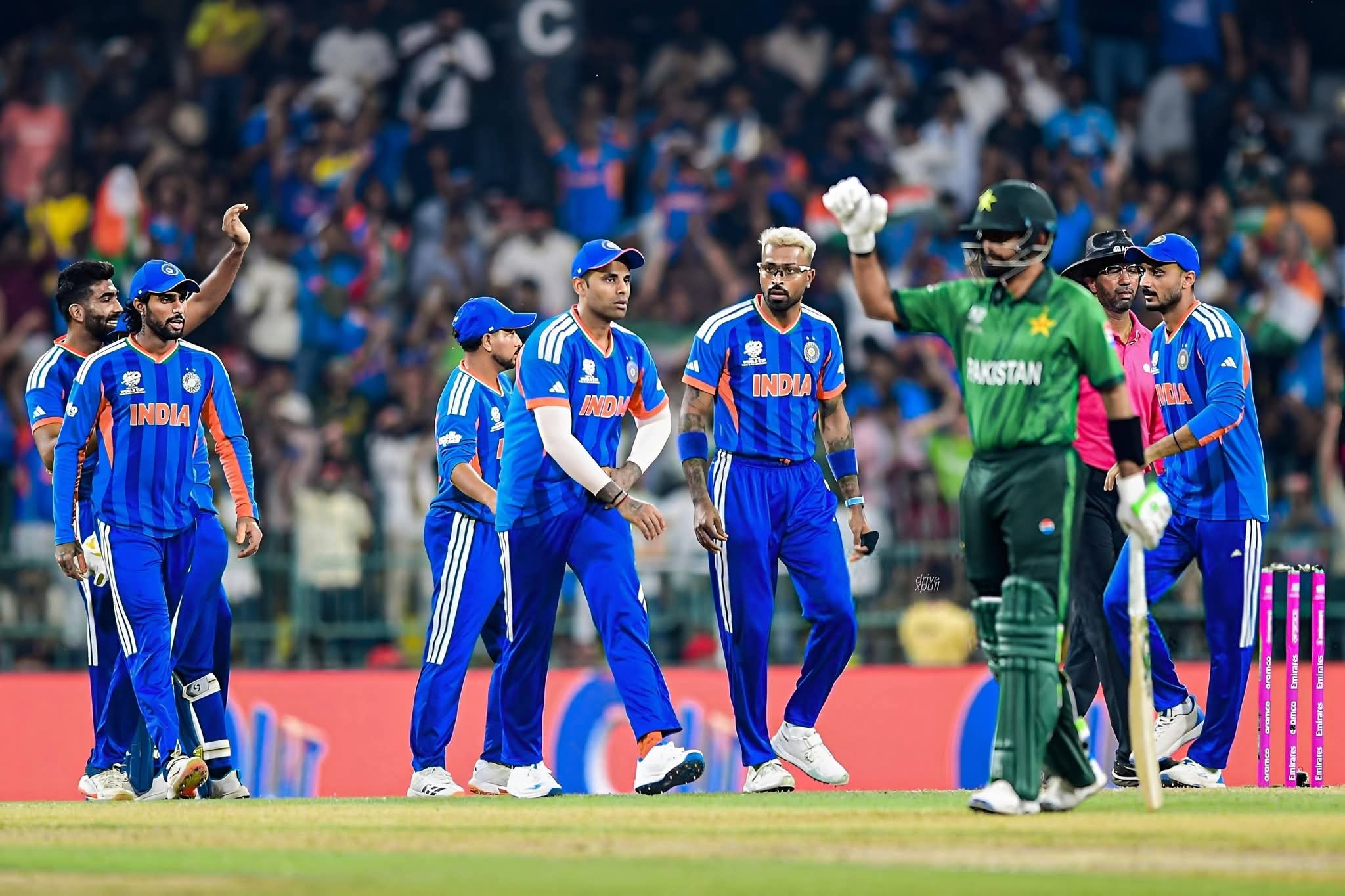 “कोलंबो में गूंजा भारत का विजय शंखनाद: टी20 विश्व कप 2026 में पाकिस्तान पर 61 रन की धमाकेदार जीत, गेंदबाजों के कहर से सुपर-8 में टॉप पर पहुंची टीम इंडिया”