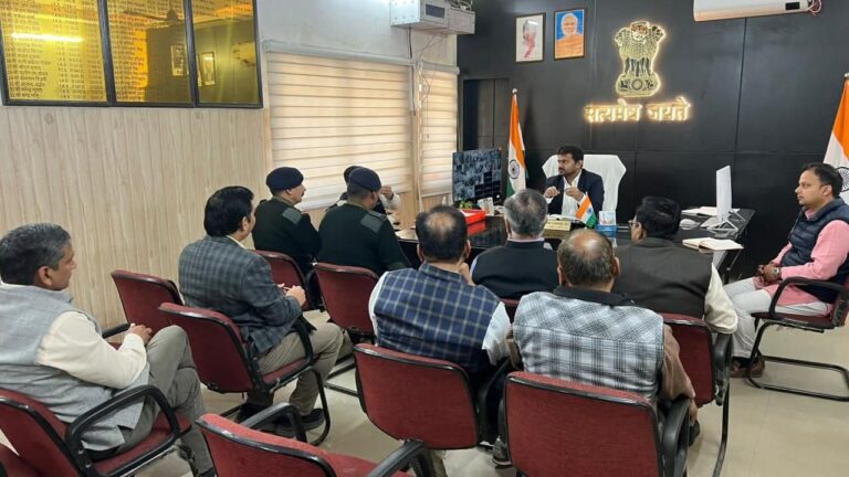 “рд░реВрдбрд╝рдХреА рдХреА рдЧрдВрдЧ рдирд╣рд░ рдкрд░ рдЕрдм тАШрд╕реНрдорд╛рд░реНрдЯ рд╕реБрд░рдХреНрд╖рд╛ рдХрд╡рдЪтАЩ! рджрд░реНрджрдирд╛рдХ рд╣рд╛рджрд╕реЗ рдХреЗ рдмрд╛рдж рдкреНрд░рд╢рд╛рд╕рди рд╕рдЦреНрдд, 15 рджрд┐рди рдореЗрдВ рд▓рдЧреЗрдВрдЧреЗ рдПрдЖрдИ рдХреИрдорд░реЗ, рдордЬрдмреВрдд рдЬрдВрдЬреАрд░реЗрдВ рдФрд░ рд╣рд░ рдореЛрдбрд╝ рдкрд░ рдЪреЗрддрд╛рд╡рдиреА рдмреЛрд░реНрдб”