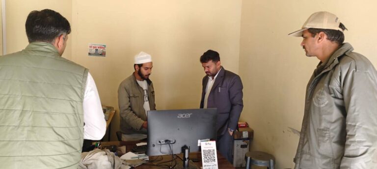 “रुड़की में बड़ी कार्रवाई: बिझौली के ‘देवभूमि सीएससी सेंटर’ पर संयुक्त मजिस्ट्रेट का छापा, गंभीर अनियमितताओं पर केंद्र सील — संचालक पर सख्त वैधानिक कार्रवाई शुरू”