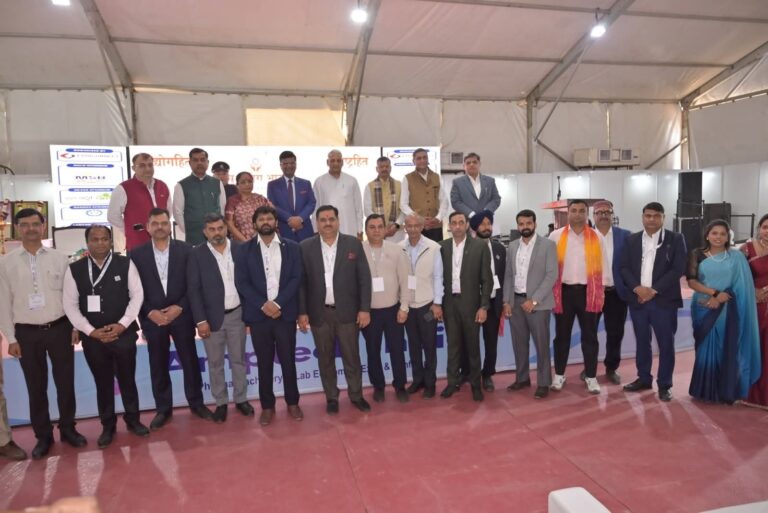 “हरिद्वार में गूंजा उद्योग का शंखनाद: भव्य फार्मा समिट में 150 प्रदर्शकों की चमक, उत्तराखंड की धरती पर तकनीक, नवाचार और उद्यमिता का विराट संगम”