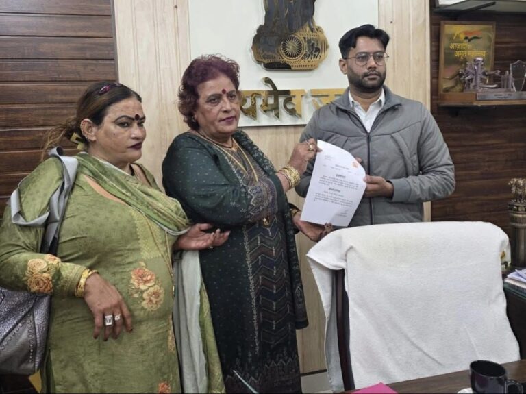 “स्वच्छता की नई पहचान, समावेशिता की मिसाल। किन्नर समाज की प्रतिनिधि सोनिया बनीं नगर निगम हरिद्वार की ‘स्वच्छता ब्रांड एम्बेसडर’, इतिहास में पहली बार गूंजा सम्मान का संदेश”