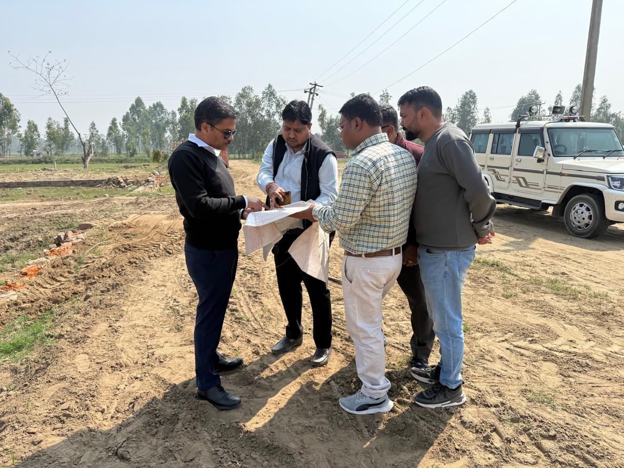 “105 बीघा में बिछी अवैध प्लाटिंग पर चला प्रशासन का बुलडोज़र: पूरनपुर सल्लाहपुर में SDM जितेंद्र कुमार की बड़ी कार्रवाई, तीन चक्र मार्ग भी हुए अतिक्रमण मुक्त”