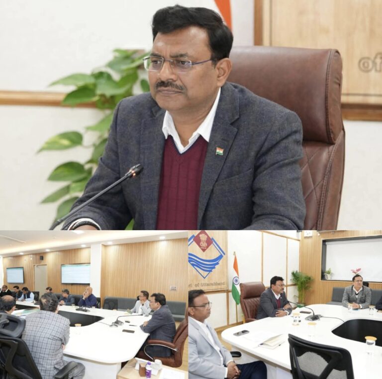 “मुख्य सचिव आनंद बर्धन का सख्त संदेश: भराड़ीसैंण सत्र की तैयारियों से लेकर डिजिटल गवर्नेंस तक, सचिव समिति बैठक में विकास की रफ्तार तेज करने के कड़े निर्देश”