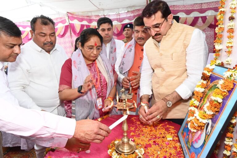 “कोटद्वार में सजा उद्योगों का महाकुंभ, हिमालयन इंडस्ट्री एंड बिजनेस एक्सपो का भव्य समापन—उद्यमिता बनी प्रदेश की तरक्की की नई ताकत”