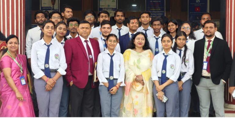 “ड्रग्स इंस्पेक्टर अनीता भारती ने हरिद्वार यूनिवर्सिटी में “फार्मा अन्वेषण” प्रदर्शनी का किया अवलोकन, छात्रों के इनोवेटिव मॉडल और रिसर्च आइडिया देख खूब की सराहना”