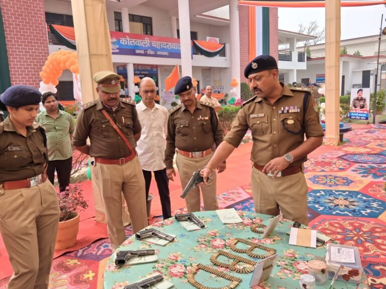 “थाने में फरियादियों से नम्र व्यवहार करें, शस्त्र अभ्यास भी रखें दुरुस्त” — सालाना निरीक्षण में एसएसपी नवनीत सिंह का सख्त संदेश, रजिस्टर अपडेट से लेकर मालखाने तक कसी कमान
