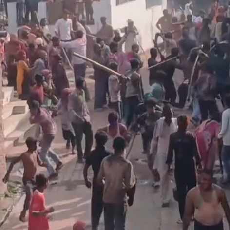“होली की हुड़दंग बनी खूनी जंग! बिशनपुर कुंडी में मामूली कहासुनी ने लिया हिंसक रूप, 50 से ज्यादा लोगों के बीच लाठी-डंडे चले, कई घायल — पथरी पुलिस जांच में जुटी”