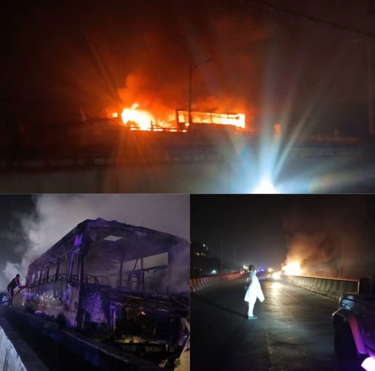 “मोतीचूर फ्लाईओवर पर मौत का तांडव: चार वाहनों की भीषण टक्कर के बाद भड़की आग, रोडवेज बस जलकर खाक, दो की दर्दनाक मौत, हाईवे पर मचा हड़कंप”