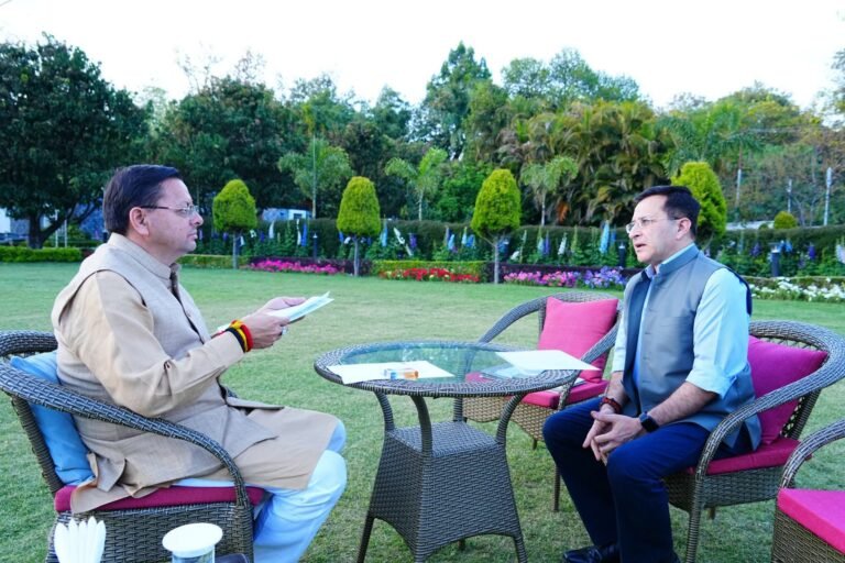 “उत्तराखंड पुलिस का बढ़ा मान: ‘राष्ट्रपति पुलिस कलर’ से सम्मानित, सीएम पुष्कर सिंह धामी बोले—यह सिर्फ अवॉर्ड नहीं, वीरता और समर्पण की राष्ट्रीय पहचान!”