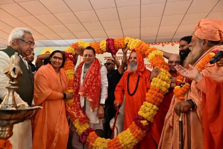 “अक्षय तृतीया पर हरिद्वार में भव्य आयोजन: सीएम धामी ने किया गंगा घाट का लोकार्पण, स्वामी परमानंद गिरि जी की 71वीं संन्यास जयंती मनाई गई”