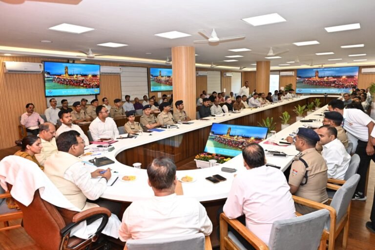 “कुंभ 2027 की तैयारियों पर मुख्य सचिव सख्त: हरिद्वार में सीवर, सड़क, सफाई और सुरक्षा व्यवस्थाओं को लेकर दिए कड़े निर्देश, बोले—भव्य-दिव्य आयोजन में लापरवाही बर्दाश्त नहीं”