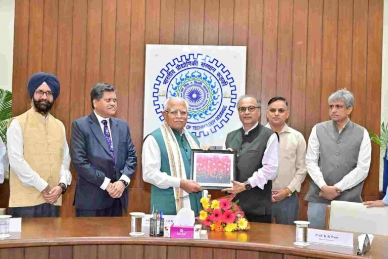 “आईआईटी रुड़की से निकली ऊर्जा क्रांति की नई राह, केंद्रीय मंत्री मनोहर लाल खट्टर ने किया सेंटर फॉर रेगुलेटरी अफेयर्स का भव्य उद्घाटन, देश के बिजली नियमन तंत्र को मिलेगी नई मजबूती”