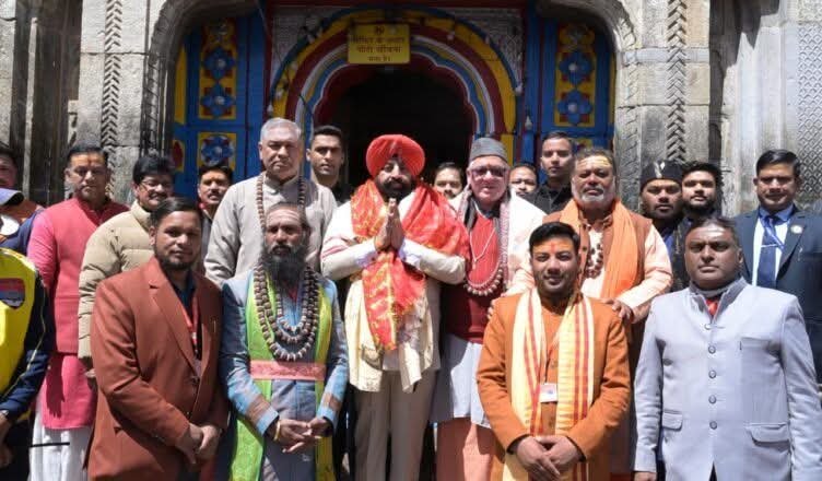 “बाबा केदार के दर पर पहुंचे राज्यपाल गुरमीत सिंह, श्रद्धालुओं से किया आत्मीय संवाद — बोले, ‘चारधाम यात्रा सिर्फ आस्था नहीं, सेवा और समर्पण का महाअभियान’”