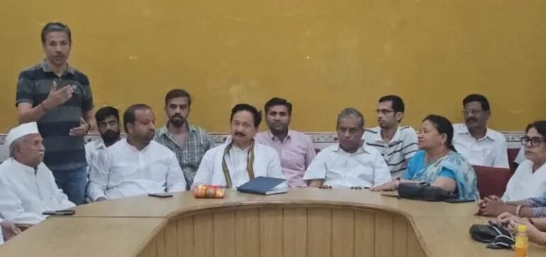 “महंगाई-बेरोजगारी पर गरजी कांग्रेस, हरिद्वार बैठक में भाजपा सरकार को घेरा — करन माहरा बोले, “जनता की आवाज बनेगा हर कार्यकर्ता”