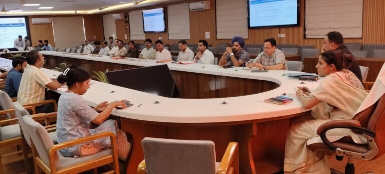 “कुंभ मेला-2027 की तैयारियों में लापरवाही बर्दाश्त नहीं! मेलाधिकारी सोनिका का अफसरों को सख्त अल्टीमेटम — तय समय में पूरे करें काम, देरी हुई तो योजनाएं होंगी निरस्त और धनराशि जाएगी दूसरे कार्यों में”