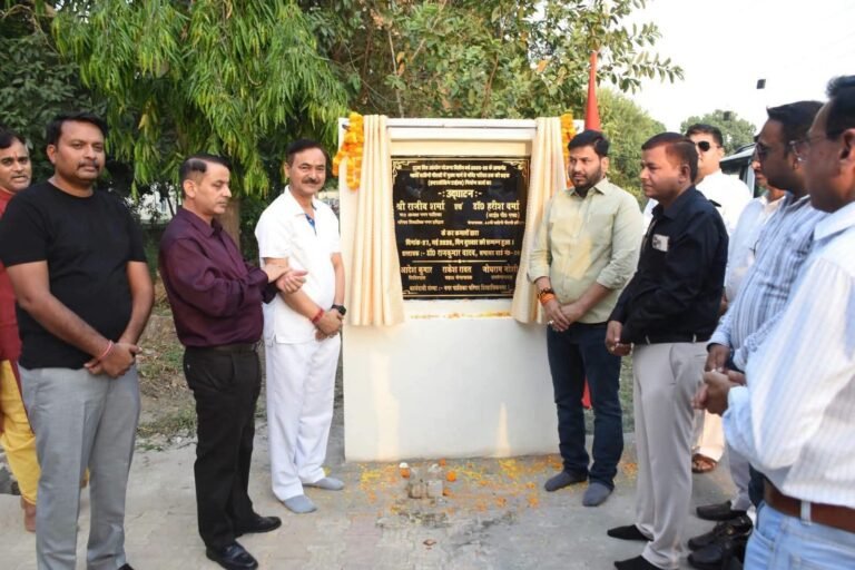 “शिवालिक नगर में विकास का मेगा धमाका : नगर पालिका अध्यक्ष राजीव शर्मा ने पी.ए.सी क्षेत्र को दी चमचमाती सड़कों की सौगात, जनता बोली — अब बदलेगी इलाके की तस्वीर”