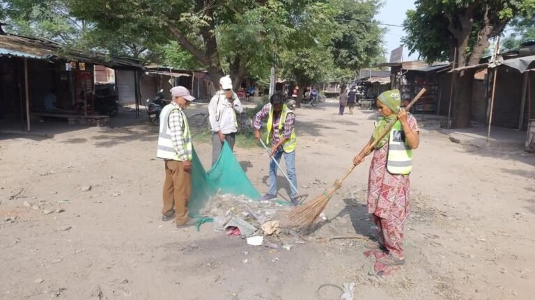 “गंगा दशहरा के बाद हरिद्वार में चला महा स्वच्छता अभियान, 300 मीट्रिक टन कूड़ा साफ… मानसून से पहले प्रशासन का बड़ा एक्शन”
