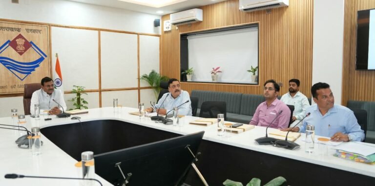 “उत्तराखंड में मिलावट माफिया पर शिकंजा कसने की तैयारी! मुख्य सचिव बोले— मिलावटखोरों को बख्शा नहीं जाएगा, हर शिकायत पर होगी कार्रवाई”