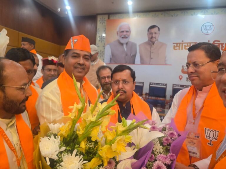 “देहरादून में भाजपा का शक्ति प्रदर्शन: राष्ट्रीय अध्यक्ष नितिन नबीन के स्वागत में उमड़ा जनसैलाब, विधायक आदेश चौहान ने किया भव्य अभिनंदन”