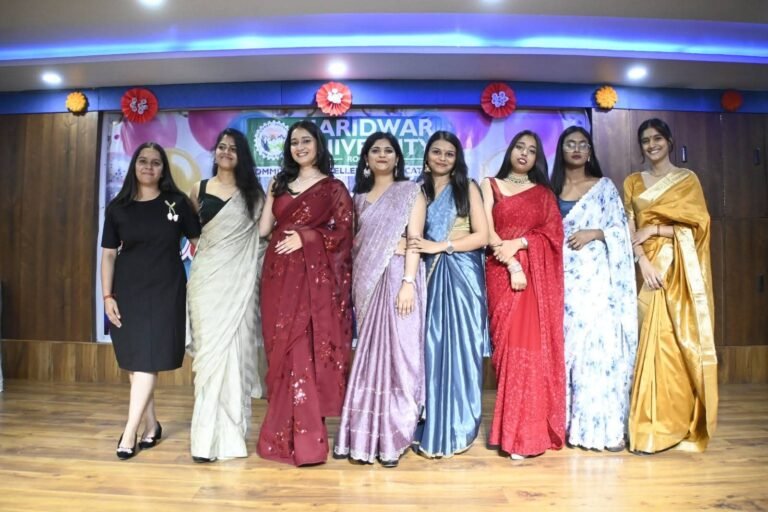 “हरिद्वार विश्वविद्यालय का “फेयरवेल 2026″ बना यादगार: रंगारंग प्रस्तुतियों के बीच छलके जज्बात, ज्ञान प्रकाश बने मिस्टर फेयरवेल और आरुषि बनीं मिस फेयरवेल, तालियों की गूंज के साथ सीनियर्स को दी गई भावभीनी विदाई”