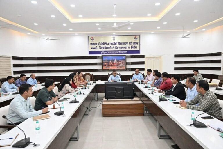 “हरिद्वार में हेल्थ अलर्ट: बच्चों और बेटियों की सुरक्षा के लिए डीपीटी-एचपीवी टीकाकरण पर प्रशासन सख्त, डीएम का बड़ा अभियान”