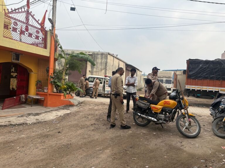 “ऑपरेशन प्रहार में रानीपुर पुलिस का ताबड़तोड़ एक्शन: बिना सत्यापन किरायेदार रखने वाले 9 मकान मालिकों पर ₹90 हजार का जुर्माना, संदिग्धों पर भी चला पुलिस का डंडा, कॉलोनियों में मचा हड़कंप”