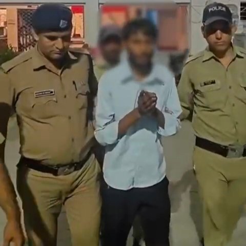 “सोशल मीडिया पर गोवंश के खिलाफ आपत्तिजनक वीडियो वायरल करना युवक को पड़ा भारी, ज्वालापुर पुलिस ने तुरंत कार्रवाई कर आरोपी को लिया हिरासत में”
