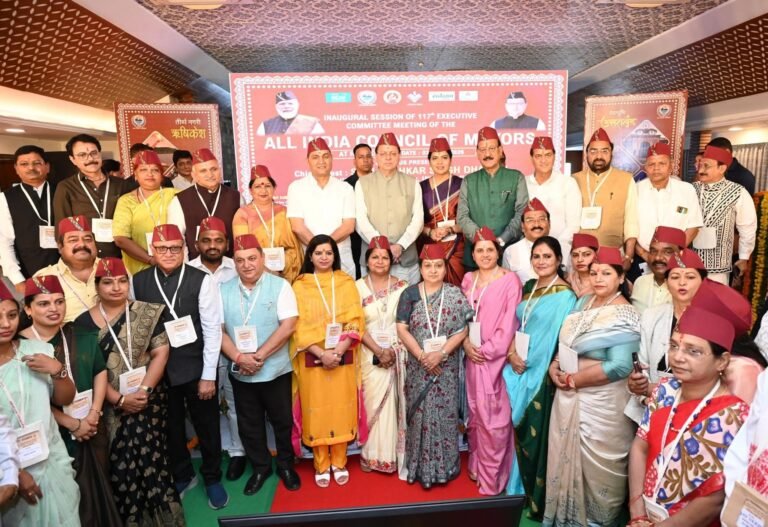 “शहर बनेंगे स्मार्ट, स्वच्छ और आत्मनिर्भर… विकसित भारत की राह पर धामी का बड़ा विजन, ऋषिकेश से देशभर के मेयरों को दिया विकास का मंत्र!”