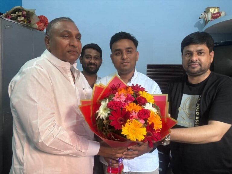 “PCS परीक्षा में अभिषेक अग्रवाल का शानदार चयन, कार्य अधिकारी बन बढ़ाया लक्सर और निरंजनपुर का मान, विधायक शाहजाद ने दी बधाई”