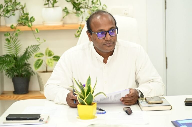 “उत्तराखण्ड के 11,733 बीएलओ की हुई बल्ले-बल्ले! घर-घर वोटर सत्यापन के लिए मिलेगा ₹350 मोबाइल रिचार्ज भत्ता, निर्वाचन आयोग का बड़ा फैसला”