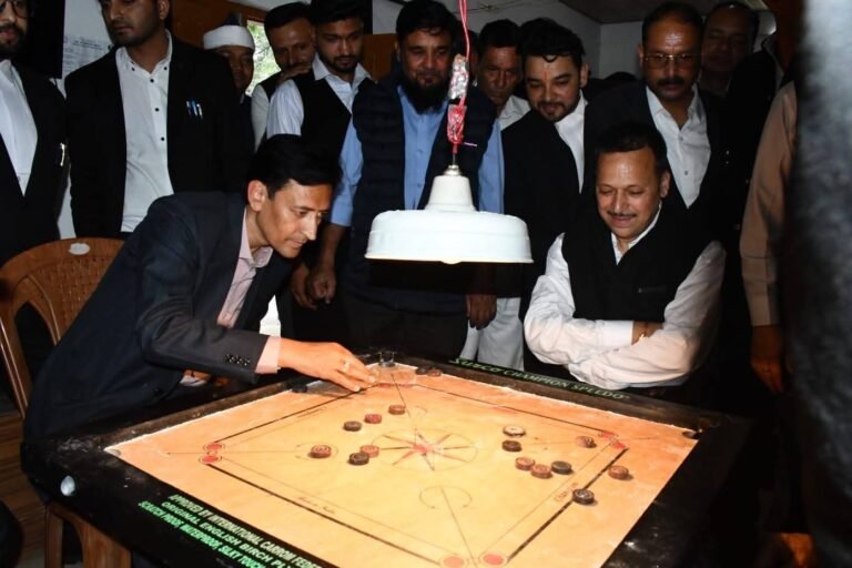 “नैनीताल में कैरम का महाकुंभ: आयुक्त दीपक रावत और जिला न्यायाधीश ने खेला मैत्री मैच, रोमांचक फाइनल के साथ टूर्नामेंट का भव्य समापन”