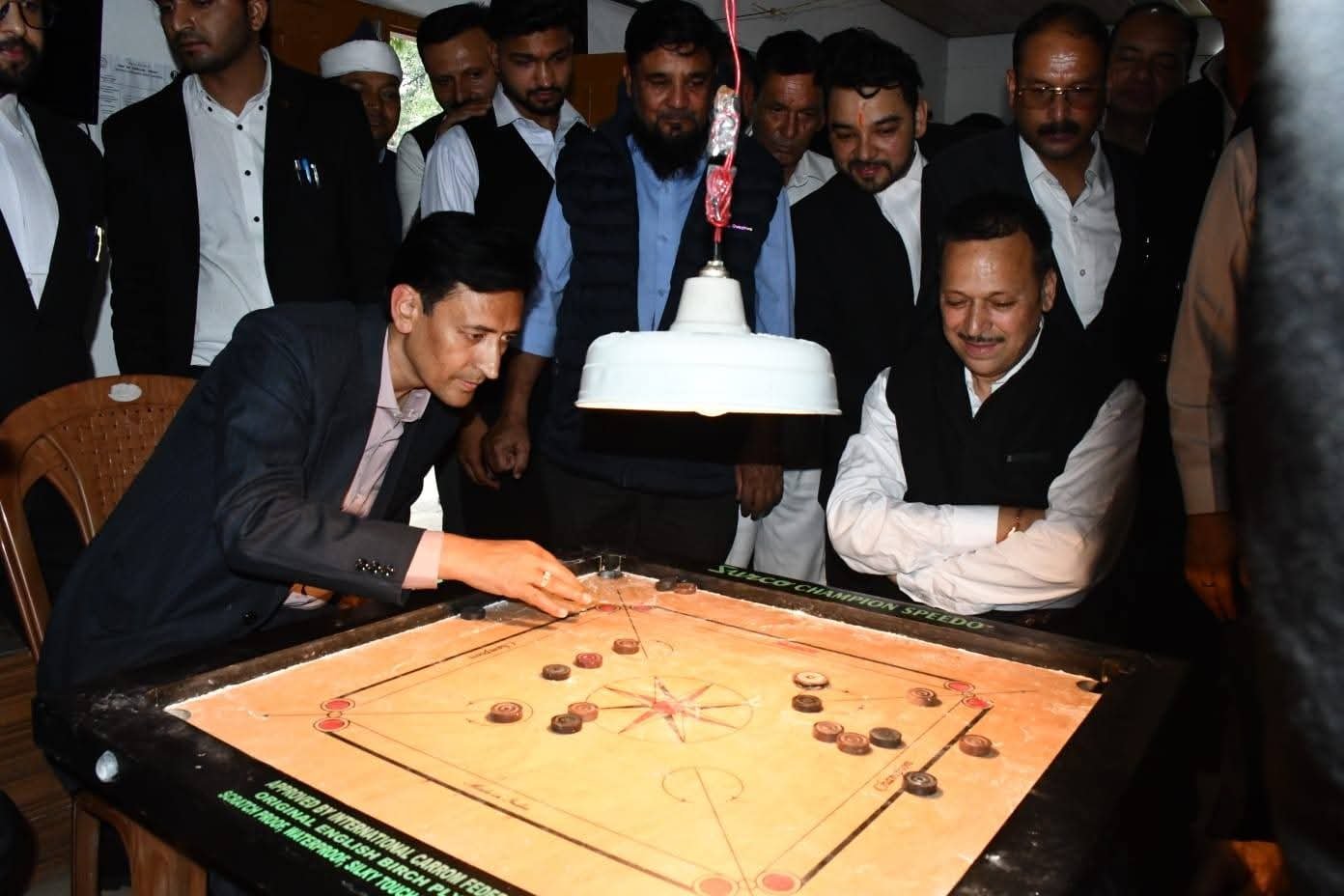 “नैनीताल में कैरम का महाकुंभ: आयुक्त दीपक रावत और जिला न्यायाधीश ने खेला मैत्री मैच, रोमांचक फाइनल के साथ टूर्नामेंट का भव्य समापन”