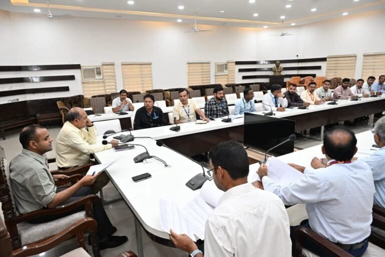 “हरिद्वार में वित्तीय क्रांति की तैयारी! 15 जून से 15 जुलाई तक 318 ग्राम पंचायतों में लगेंगे विशेष कैंप, हर पात्र परिवार को मिलेगा बैंकिंग और सामाजिक सुरक्षा योजनाओं का लाभ”