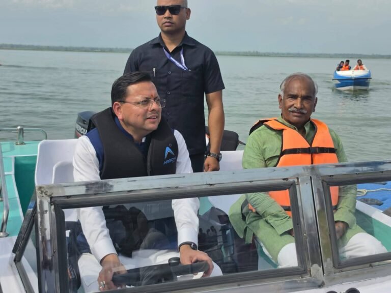 “सीएम धामी पहुंचे अरविंद पांडे के आवास, सियासी दूरियों की चर्चाओं पर लगा विराम; पांडे बोले— धामी मेरे छोटे भाई, भाजपा में कोई गुटबाजी नहीं”