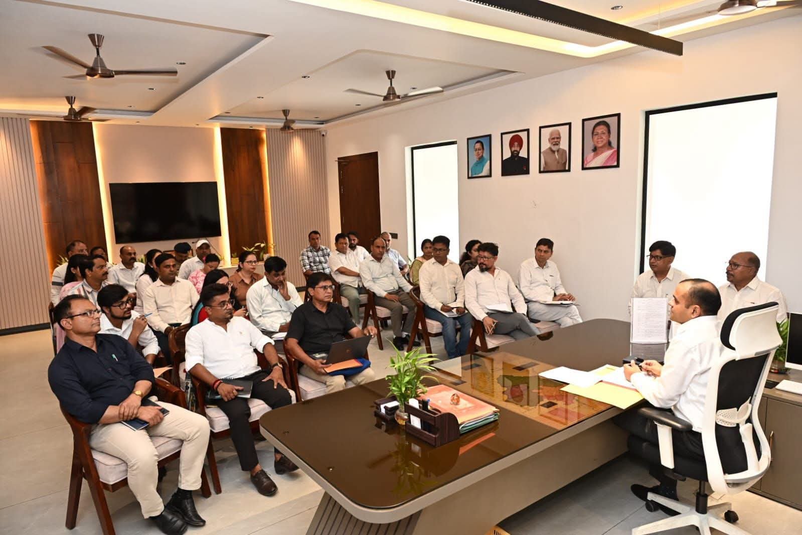 “हर बच्चे तक पहुंचेगी जिंदगी की दो बूंदें: हरिद्वार में 3.36 लाख बच्चों को पोलियो की खुराक पिलाने का लक्ष्य, जिलाधिकारी मयूर दीक्षित ने दिए सख्त निर्देश”